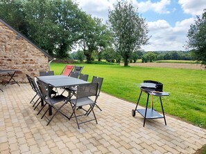 Outdoor dining - De Kerlidec - PLUVIGNER (PLUVIGNER)