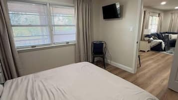 2 bedrooms, iron/ironing board, WiFi, bed sheets
