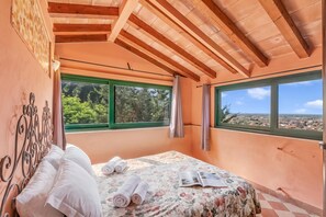 Free WiFi, bed sheets - Villa Aurora With Amazing View, Seravezza, Italy (Seravezza)