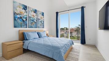 1 bedroom, desk, iron/ironing board, WiFi (free)