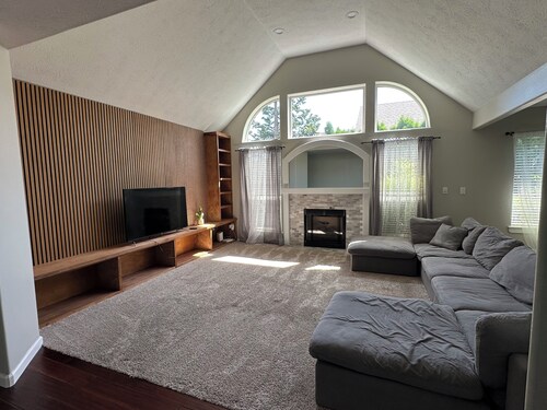 Charming Troutdale Haven Near Waterfalls & Hiking.