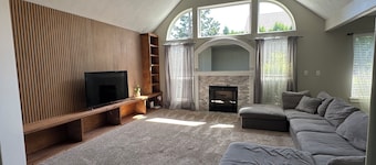 Charming Troutdale Haven Near Waterfalls & Hiking.