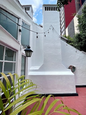 Exterior detail - PH Belgrado 19, Mexico City, one block from El Ángel (Ciudad de México)