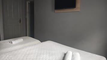 Standard Triple Room, Courtyard View | Free WiFi