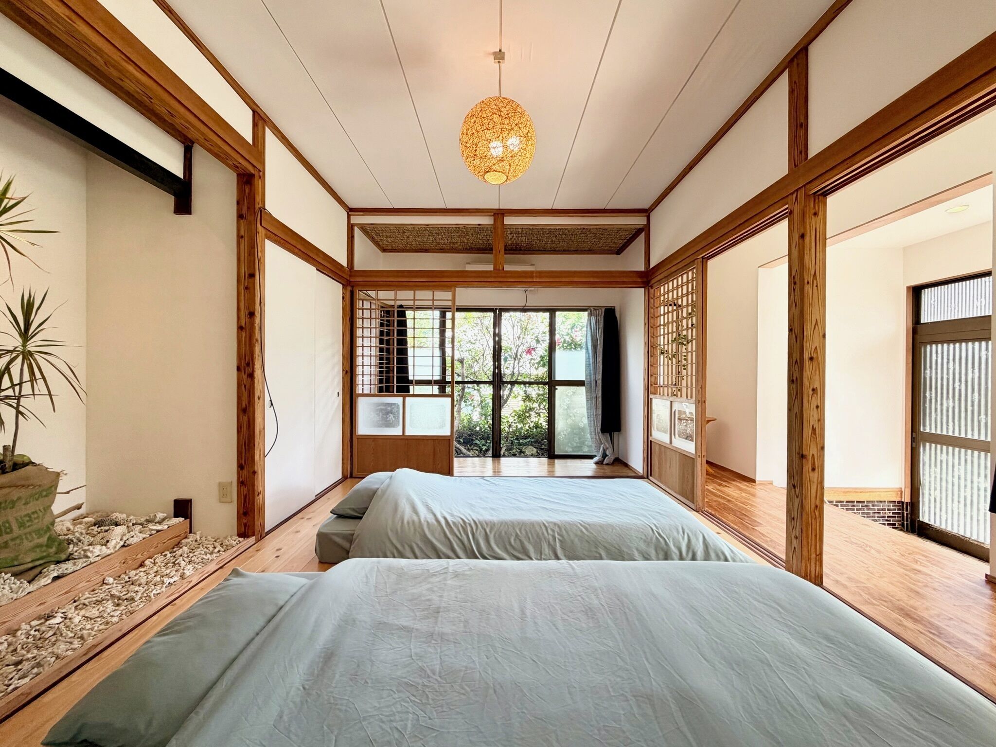 WiFi, bed sheets