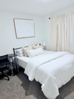 1 chambre, fer et planche à repasser, Wi-Fi, draps fournis