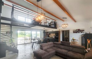 TV - Lovely home in Canet with house a panoramic view (Canet)