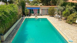 Pool - 1 bedroom nice home in Carry le Rouet (Carry le Rouet)