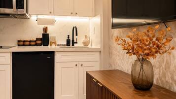 Coffee/tea maker, microwave, stovetop, toaster