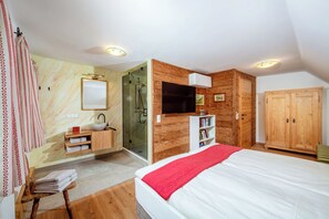 Caja de seguridad en la habitación, cuna de viaje, wifi y ropa de cama 
