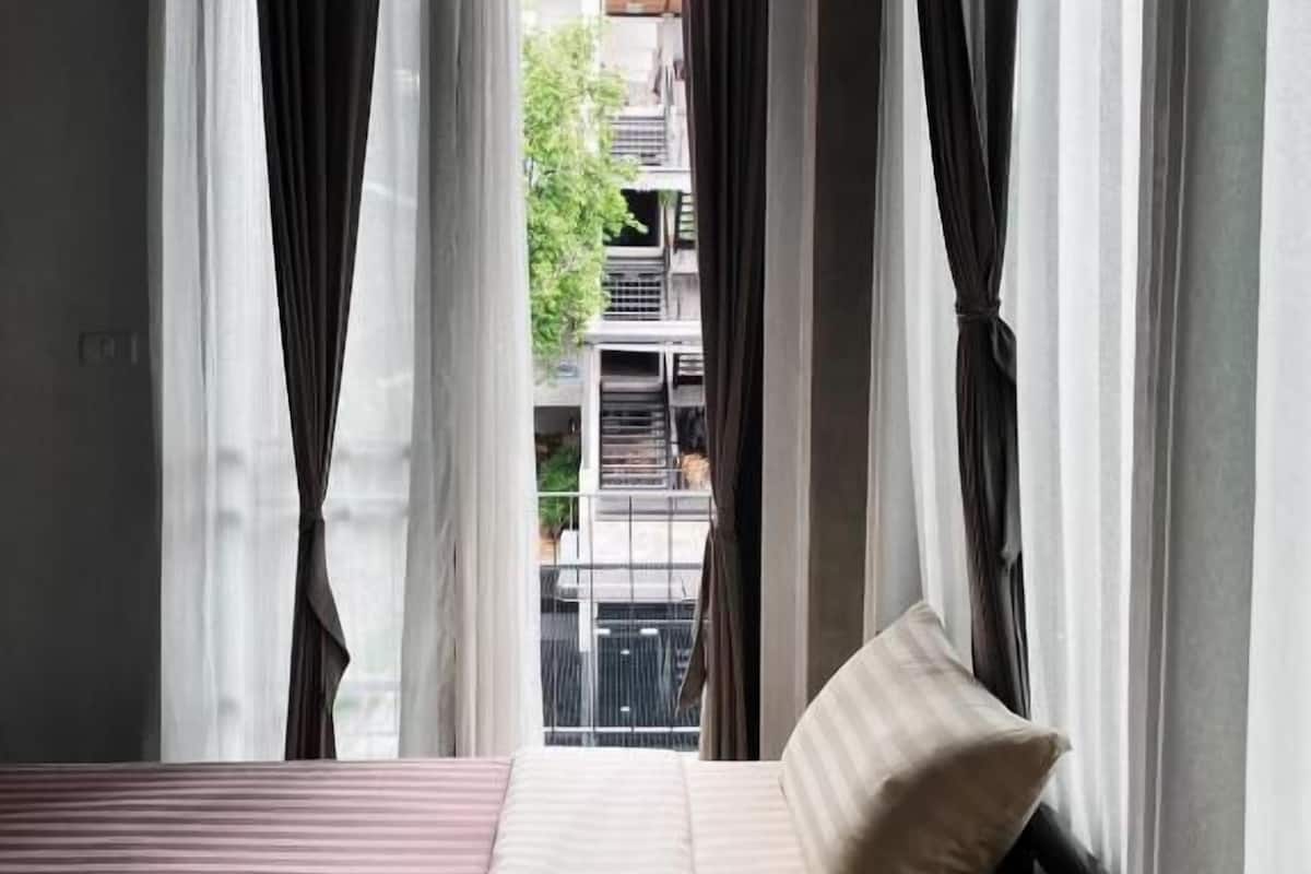 Comfort-Zweibettzimmer, Balkon, Poolblick | Kostenloses WLAN