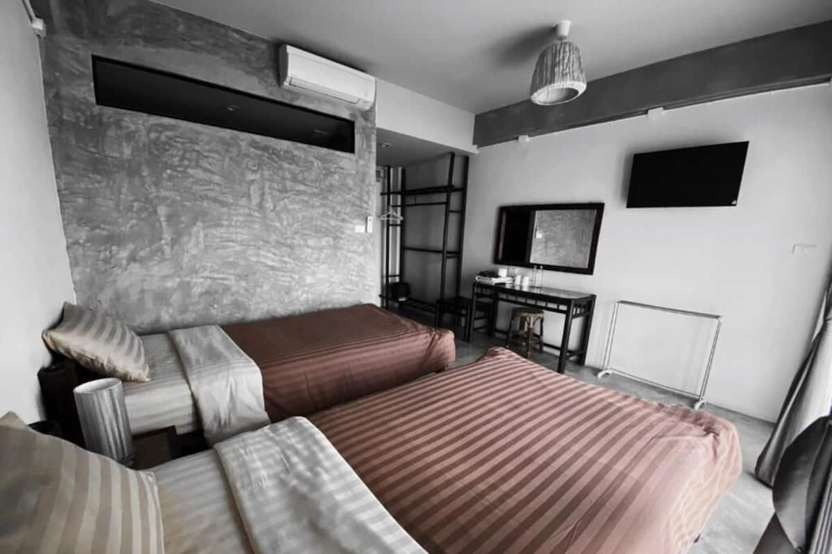 Standard-Zweibettzimmer, Balkon, Stadtblick | Kostenloses WLAN