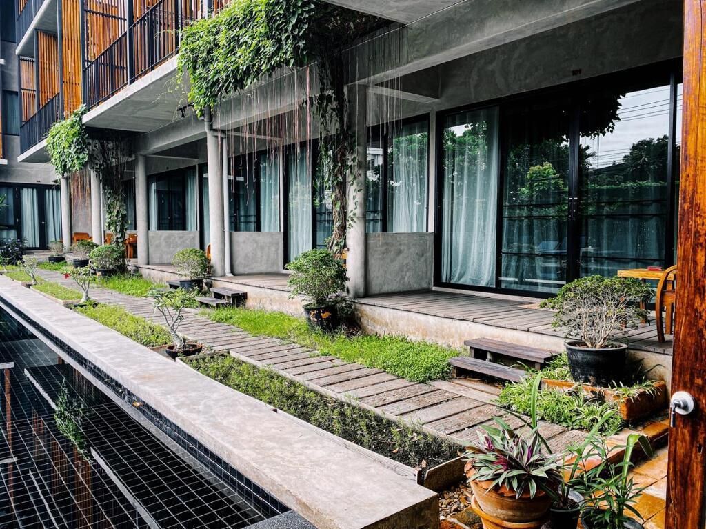 Deluxe Double Room, Balcony, Pool View | Outdoor dining