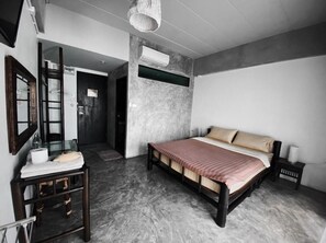 Standard Double Room, Balcony, City View | Free WiFi - Lamphu House Chiangmai (Chiang Mai)