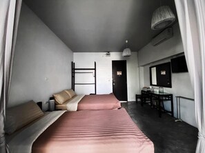 Superior Triple Room, Balcony, Pool View - Lamphu House Chiangmai (MuangChiangmai)