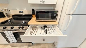 Private kitchen - Willoughby Nest - Private Guest Suite in Langley - Your Metro Vancouver Oasis (Langley)