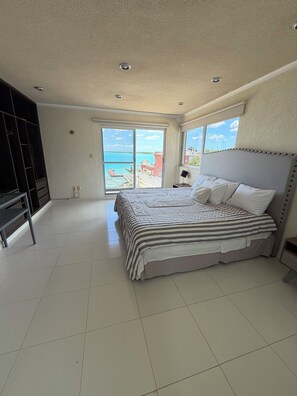 WiFi, bed sheets - Misha Bacalar House (Bacalar)