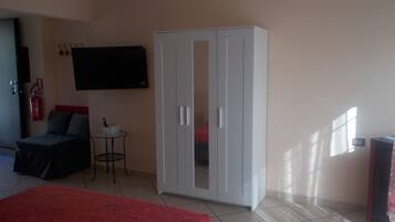 1 Schlafzimmer, Bügeleisen/Bügelbrett, Reisekinderbett, kostenloses WLAN
