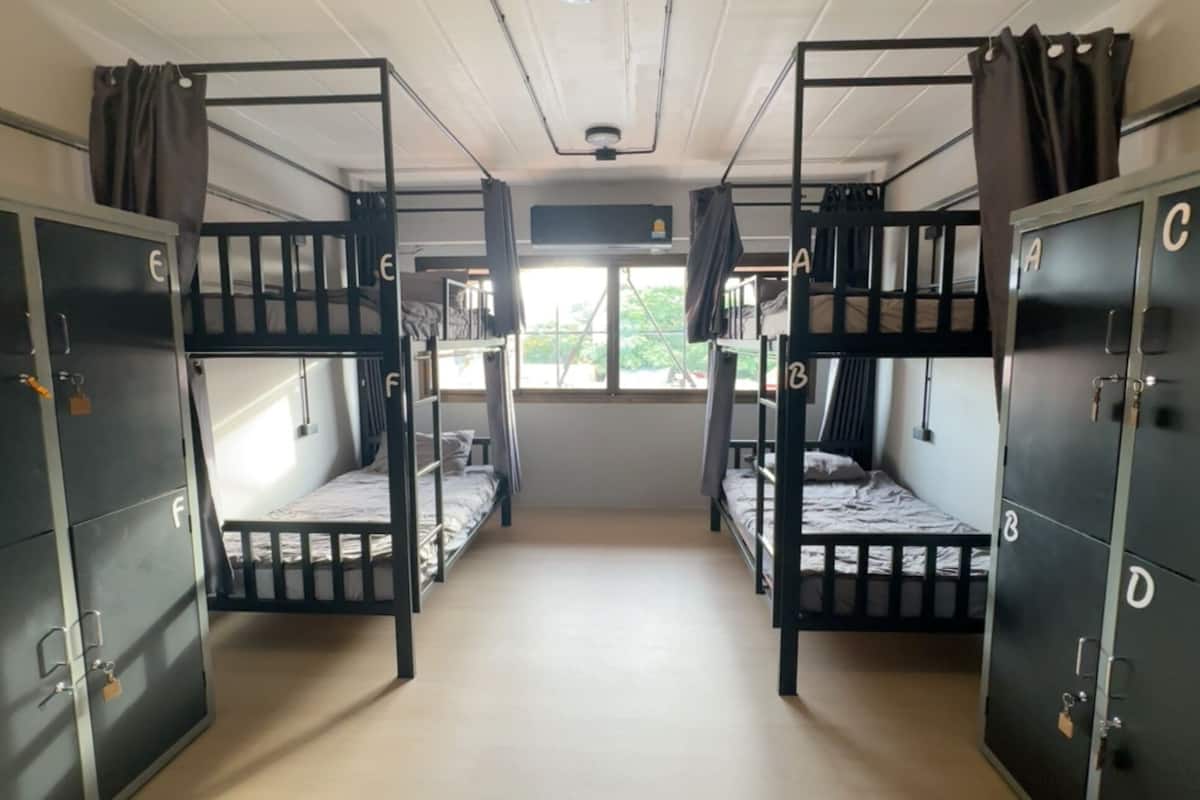 Dormitorio compartido básico, dormitorio mixto, para no fumadores | Escritorio, espacio para trabajar con laptop y wifi gratis
