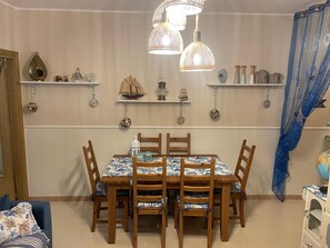 Dining - L'Ancora Blu Vacation Rental Apartment in Alba Adriatica (Alba Adriatica)