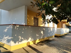 Property grounds - L'Ancora Blu Vacation Rental Apartment in Alba Adriatica (Alba Adriatica)