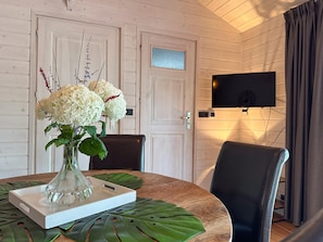 Dining - Home with aircon and porch near Renesse (Noordwelle)