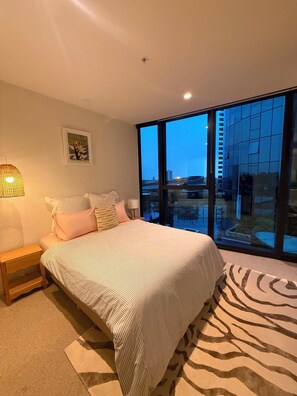 Room - Cozy 2-bedroom apartment with AC in amazing Southbank (Southbank)