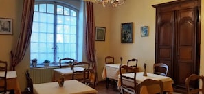 Dining - Hotel le Siecle (Mazan)