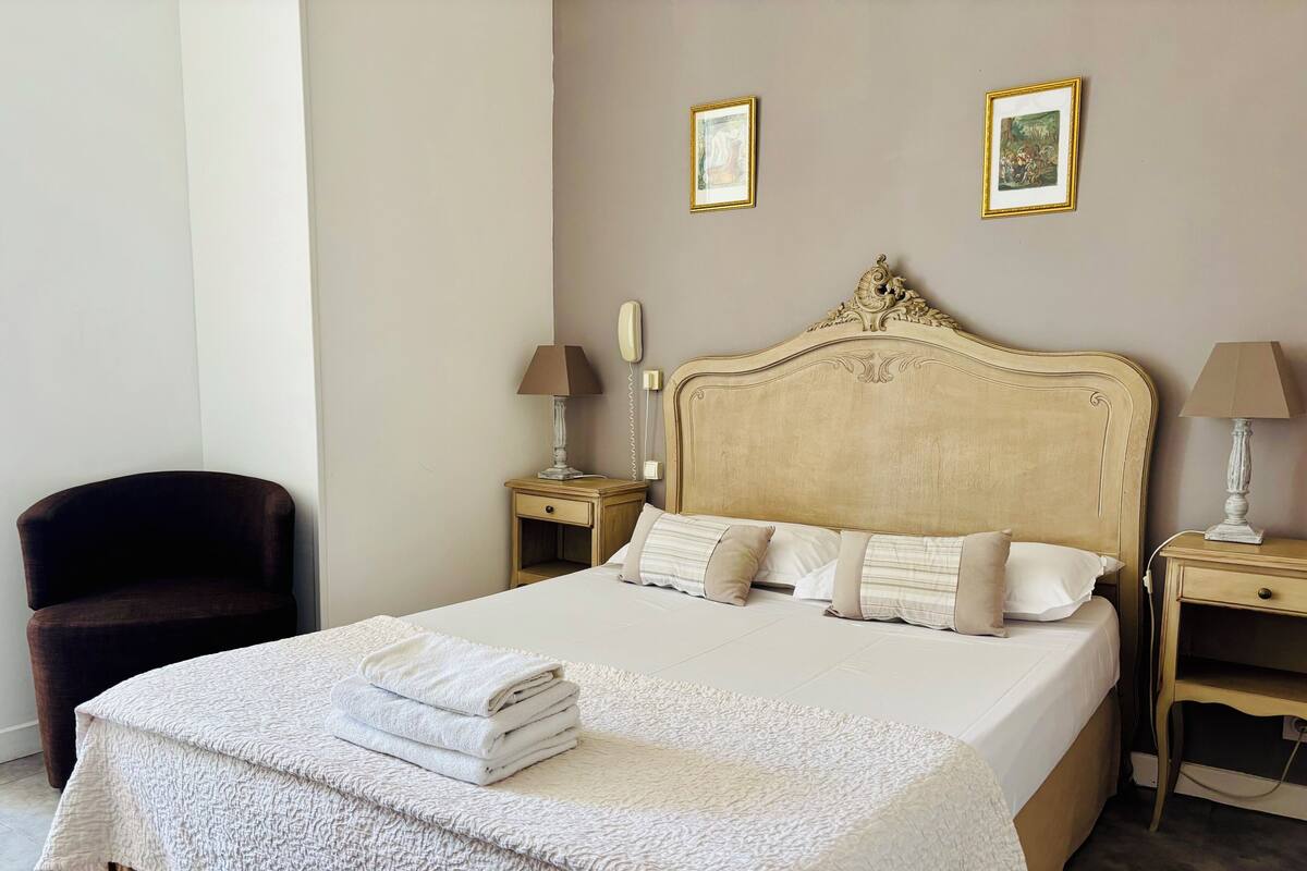 Deluxe Double Room, City View