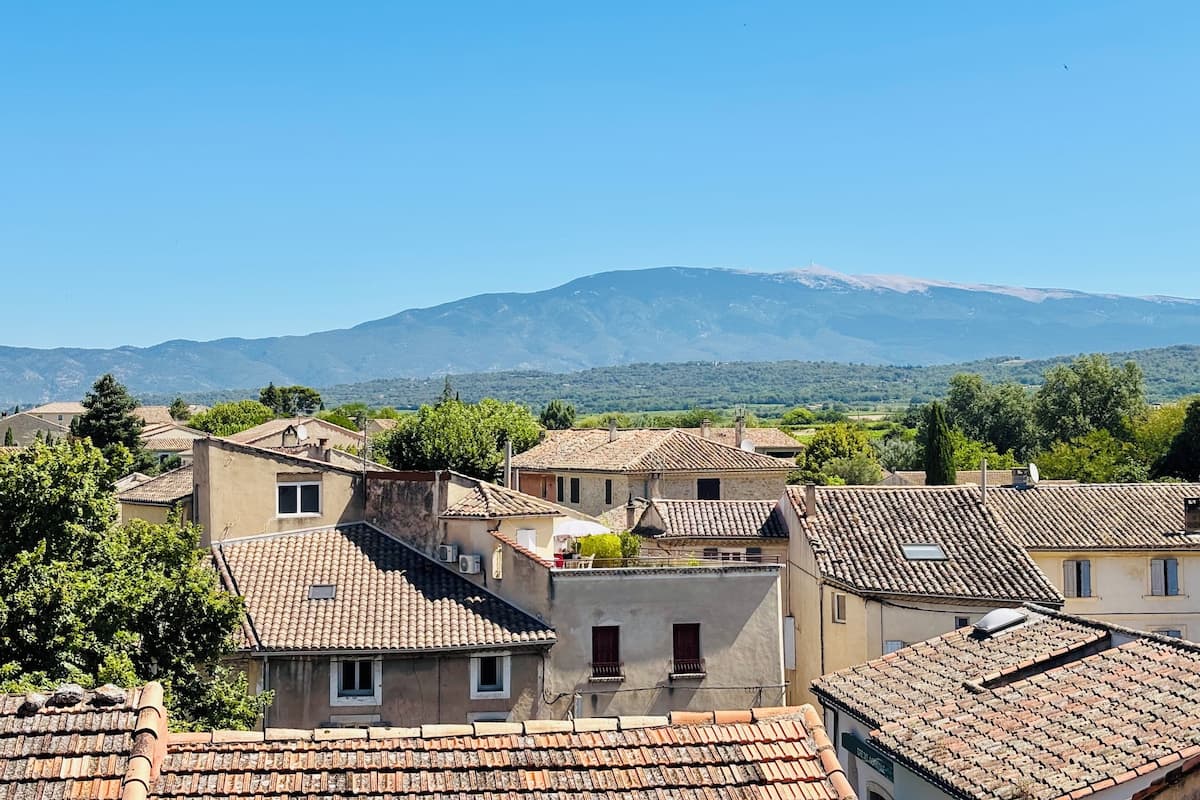Single Room, Mountain View