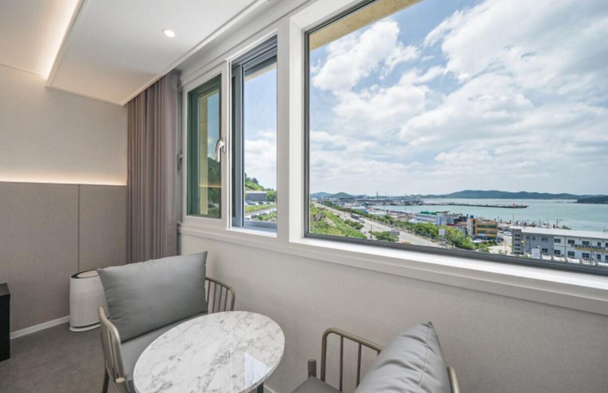 Premier Suite, Sea View | Interior