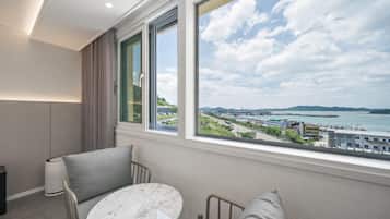 Premier Suite, Sea View | Interior