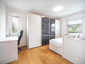 4 Schlafzimmer, Bügeleisen/Bügelbrett, WLAN, Bettwäsche