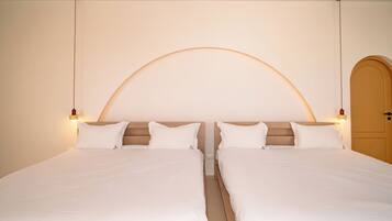 Blackout curtains, free WiFi, bed sheets