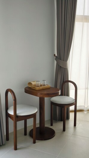Dining - White Curve Villa (Sattahip)