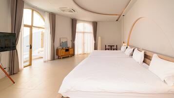 Blackout curtains, free WiFi, bed sheets