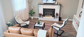 4BR Home • Sleeps 8 • Near Shops & Transit