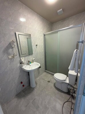 Free toiletries, towels - V E L O R Hotel apartment (Batumi)