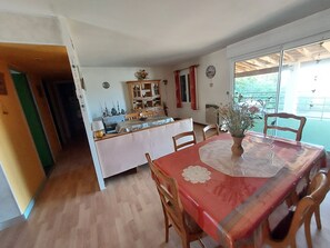 Dining - Vrbo Property (Triguères)