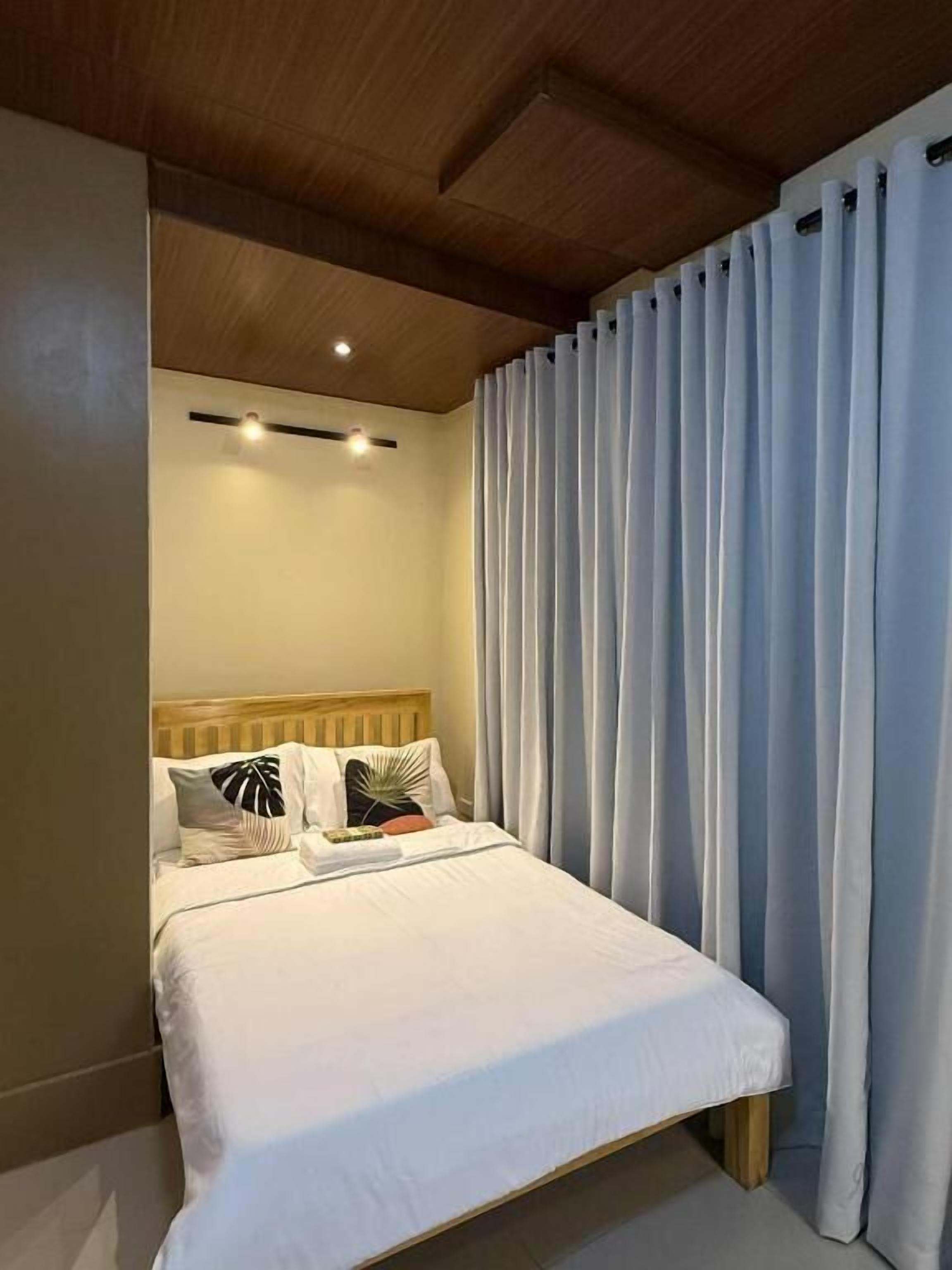 Deluxe Double Room, 1 Double Bed, Private Bathroom, Corner