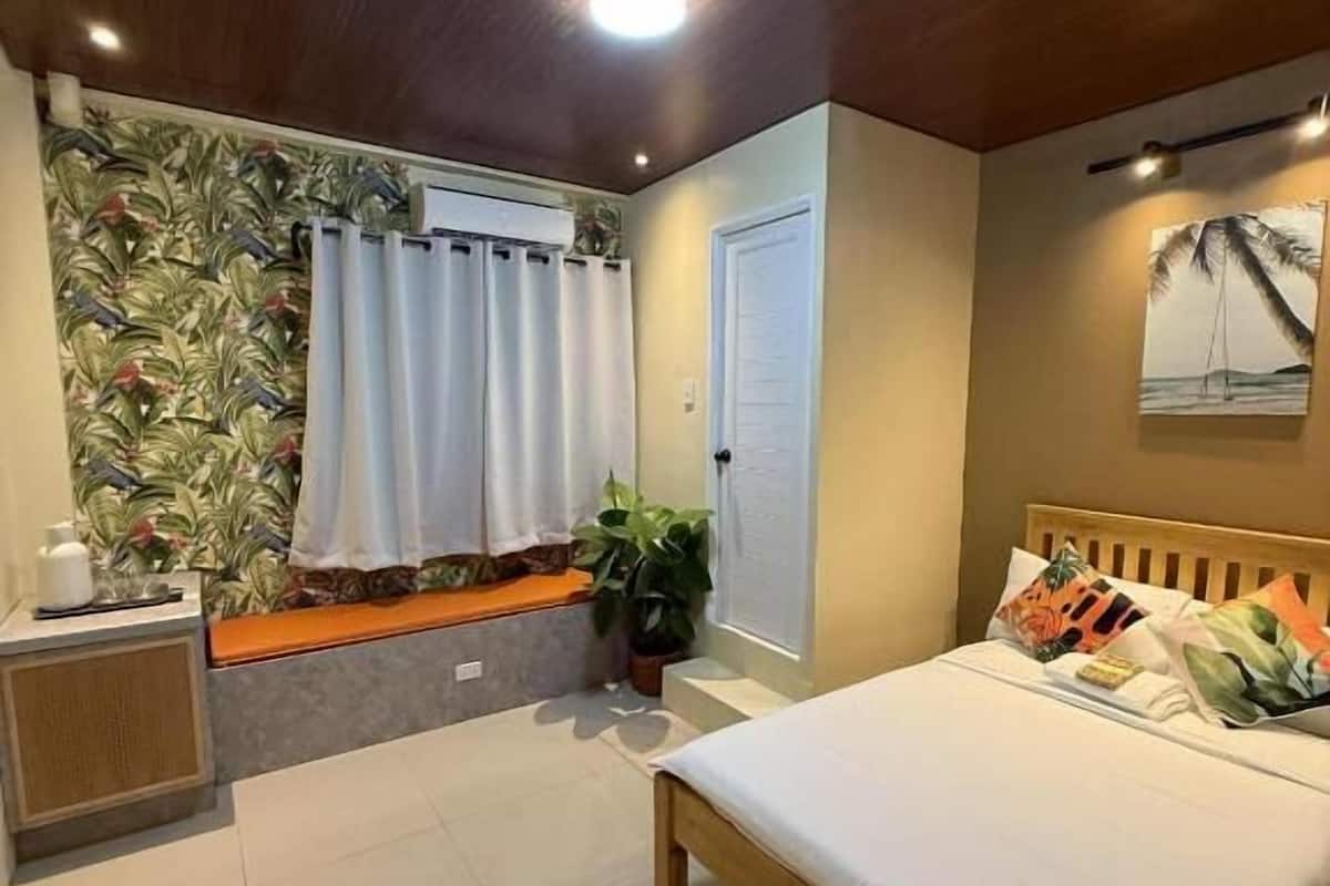 Double Room, 1 Double Bed, Private Bathroom | WiFi (free)