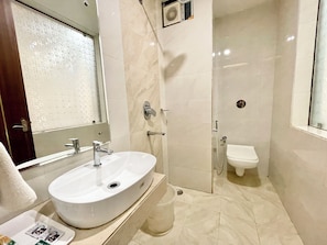 Bathroom - SEA VIEW ROOF TOP Hotel KUBER PURI (Puri)