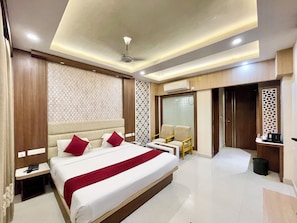 Double Room, City View | Free WiFi - SEA VIEW ROOF TOP Hotel KUBER PURI (Puri)