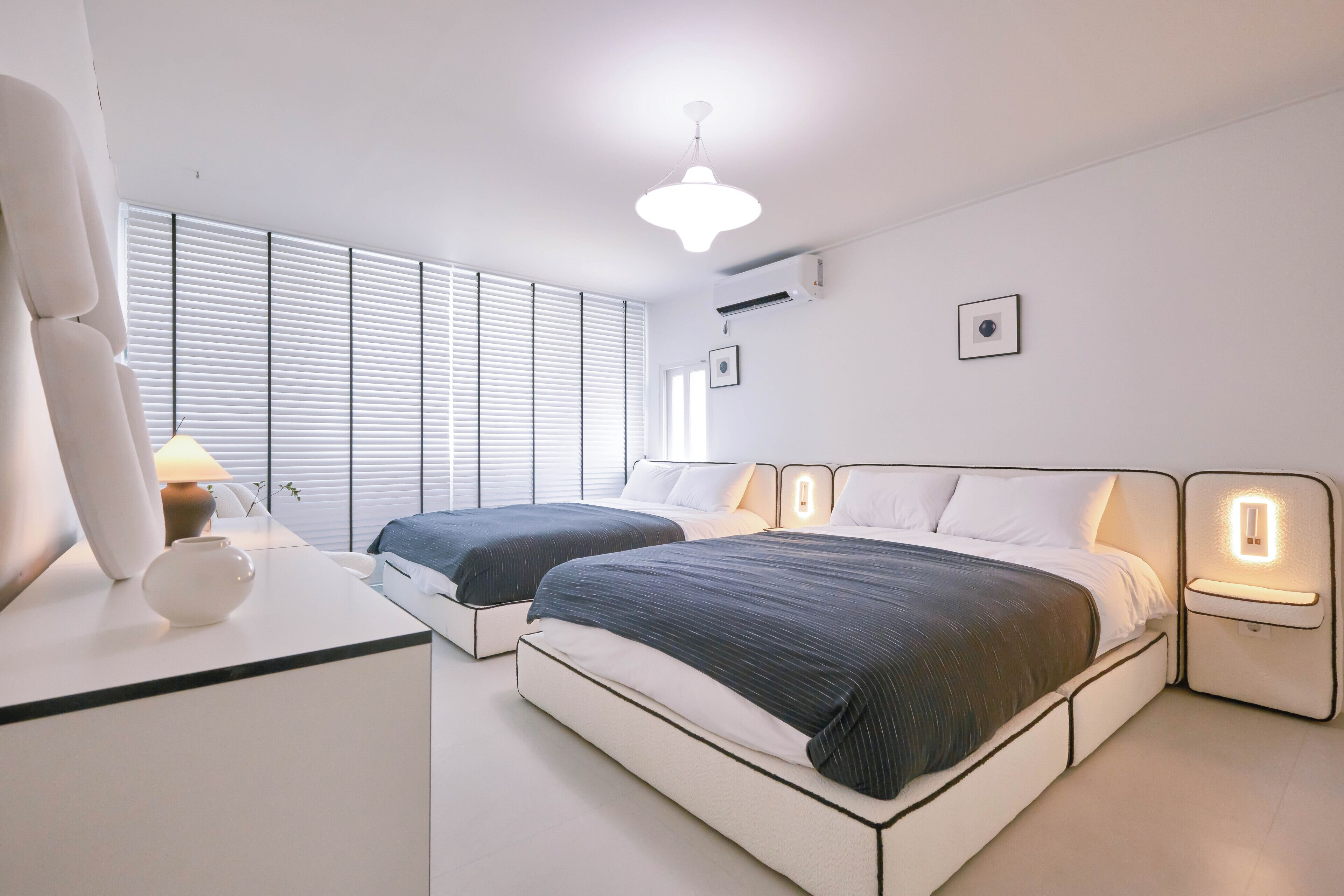 7 bedrooms, iron/ironing board, WiFi, bed sheets