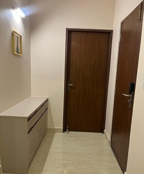 Interior - Heaven Crest - 1270 Suites  Stays (Tirupporur)