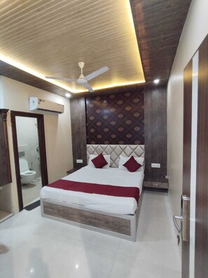 Superior Double Room - Hotel MM Paradise (Amritsar Cantt.)