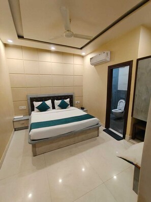Superior Double Room - Hotel MM Paradise (Amritsar Cantt.)