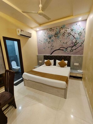 Superior Double Room - Hotel MM Paradise (Amritsar Cantt.)
