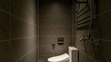 Standard Twin Room, City View | Bathroom | Shower, free toiletries, hair dryer, bathrobes