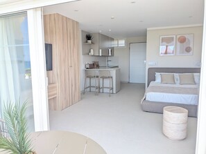 Iron/ironing board, WiFi, bed sheets - Studio Magnolia · South-facing terrace with ocean views – Marbella (Marbella)